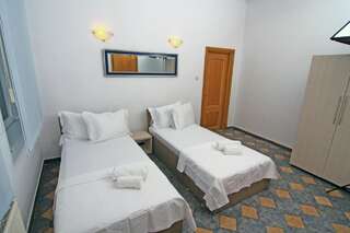 Гостевой дом Budget Accommodation Бухарест Двухместный номер с 1 кроватью или 2 отдельными кроватями и собственной ванной комнатой-7